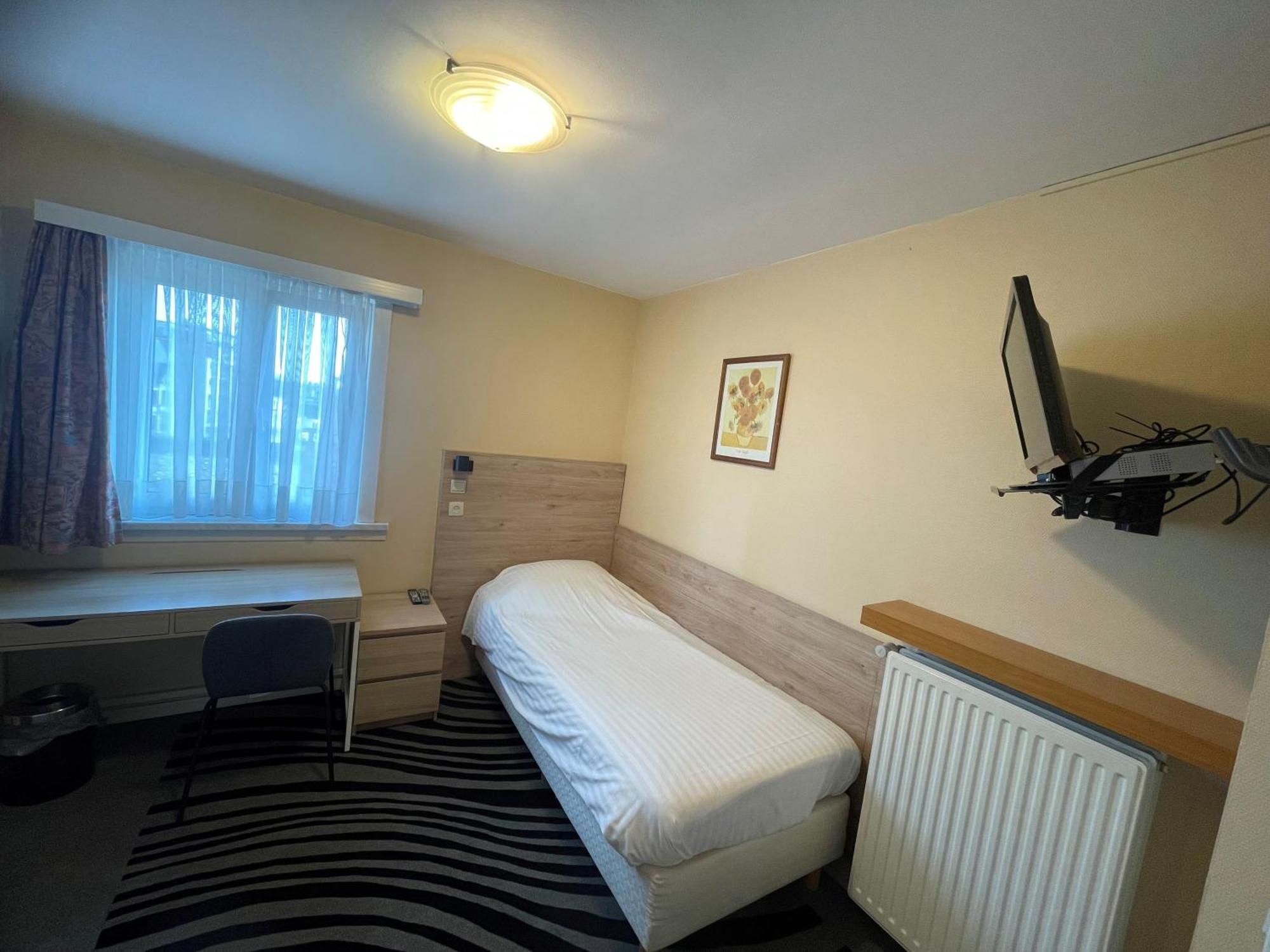 Hotel Bristol Internationaal Mortsel ภายนอก รูปภาพ